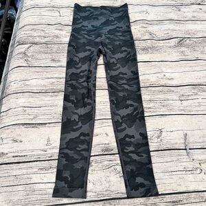 Belly Bandit Mother Trucker Black Camo Maternity / Post Partum Leggings; Small